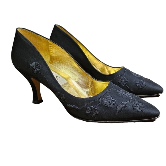 Enzo Angiolini Black Floral Embroidered 3in Slip-on Heels Size 8 - Picture 1 of 10